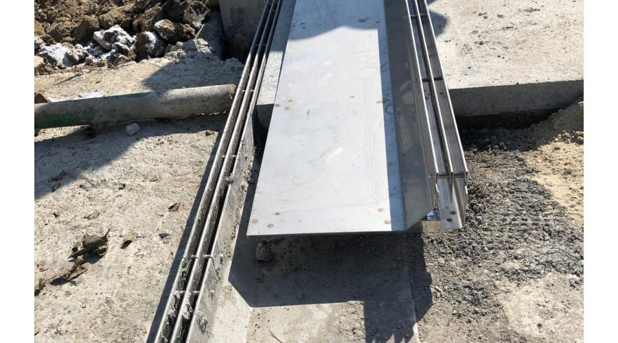 不锈钢缝隙盖板